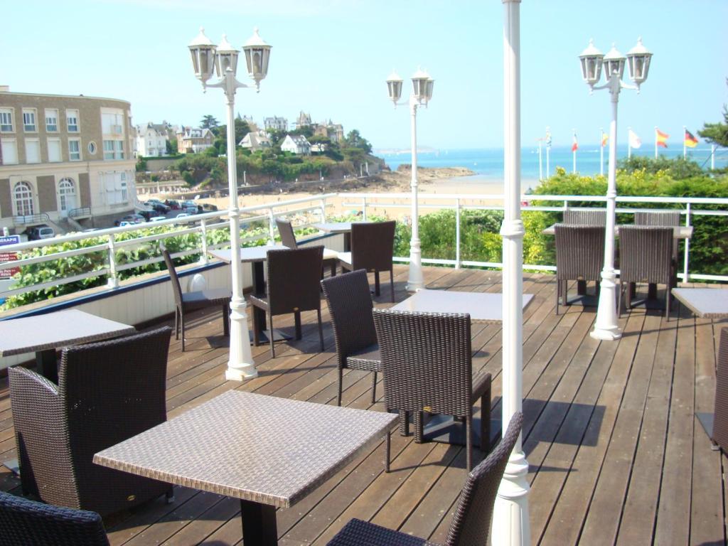 Hotel De La Plage Динар Экстерьер фото