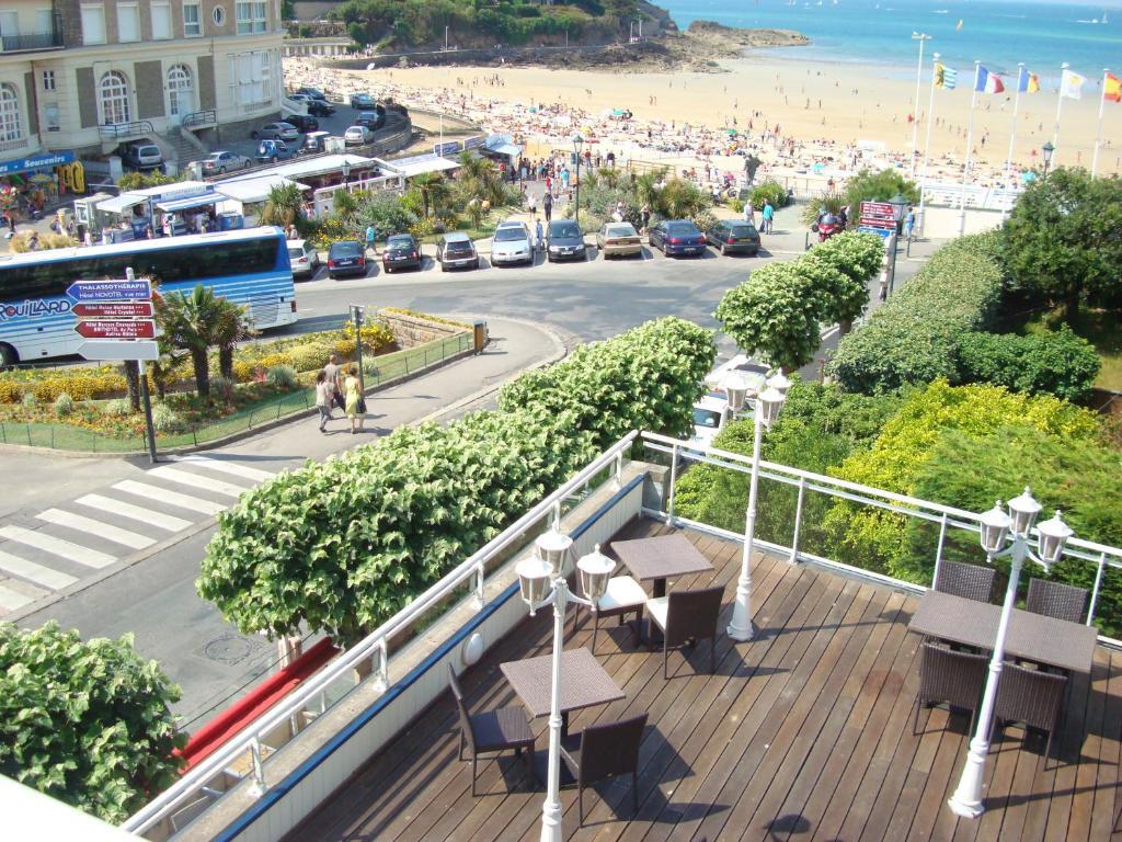 Hotel De La Plage Динар Экстерьер фото