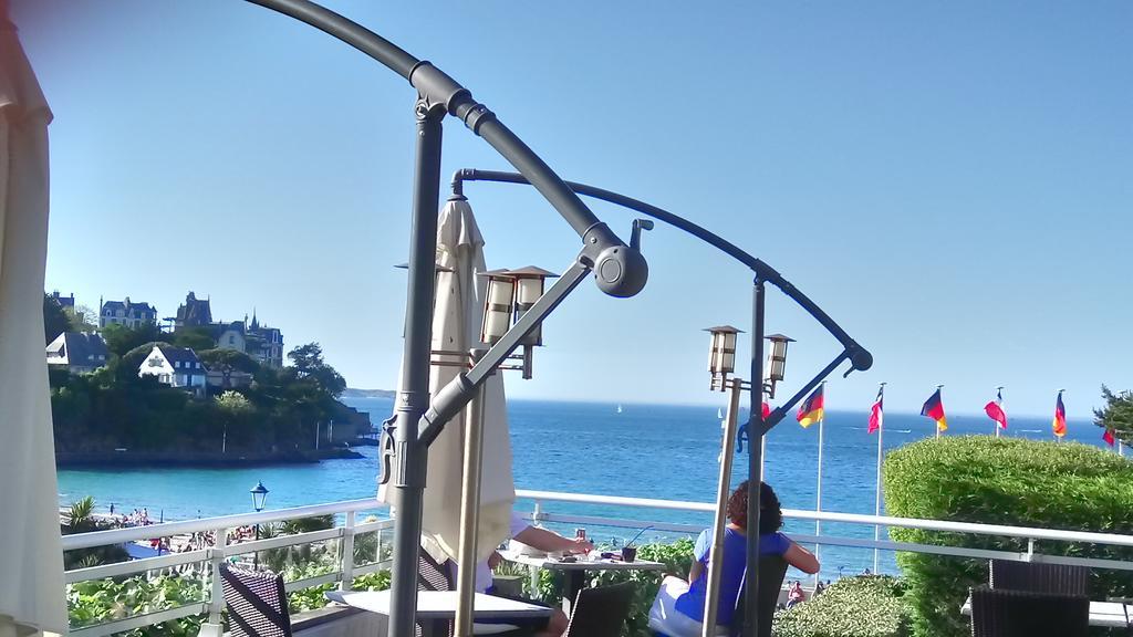 Hotel De La Plage Динар Экстерьер фото