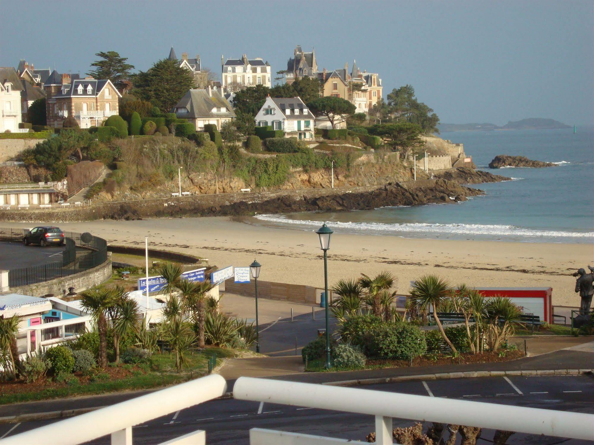 Hotel De La Plage Динар Экстерьер фото